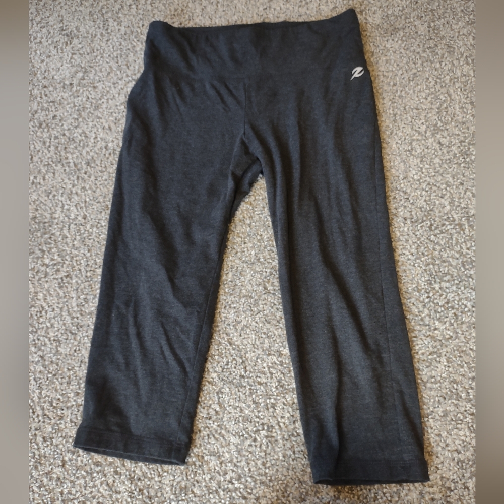 Energy Zone Charcoal Capris